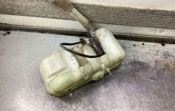 Fiat Ducato Windshield washer fluid reservoir/tank