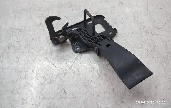 Audi A4 S4 B8 8K Engine bonnet/hood lock/latch loop/hook 8T0823480