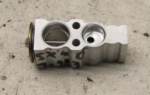 Suzuki SX4 S-Cross Air conditioning (A/C) expansion valve 2G17
