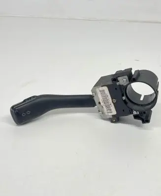 Volkswagen Golf IV Indicator stalk 8L0953513G