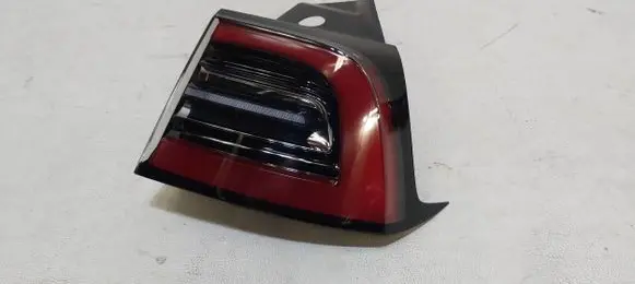 Tesla Model 3 Rear/tail lights 1502087-00-D