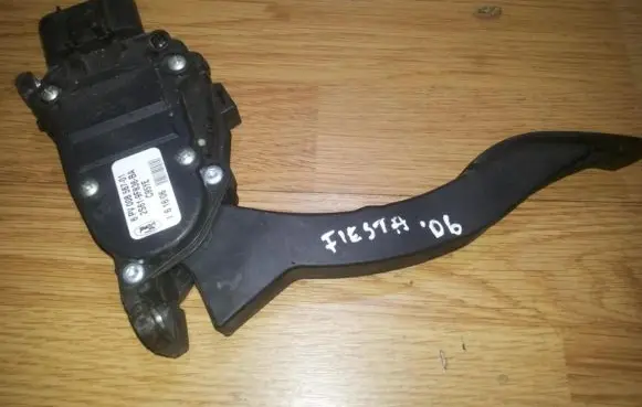 Ford Fiesta Accelerator throttle pedal 2s619f836ba 2s61-9f836-ba