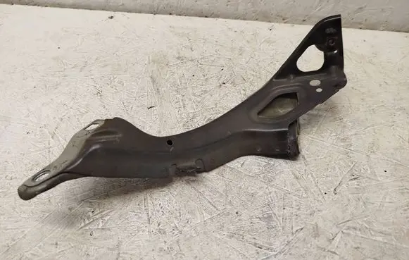 Audi A6 C7 Fender mounting bracket 4G0821135A
