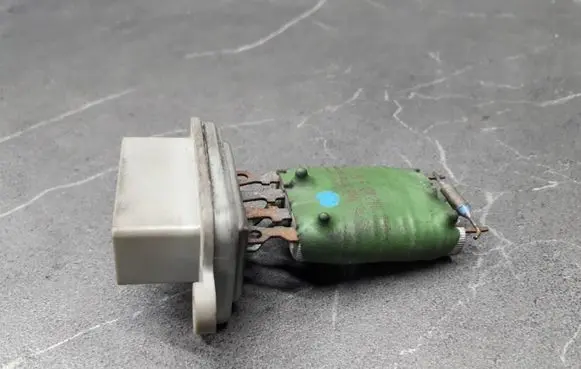 Fiat Punto (199) Heater blower motor/fan resistor B837