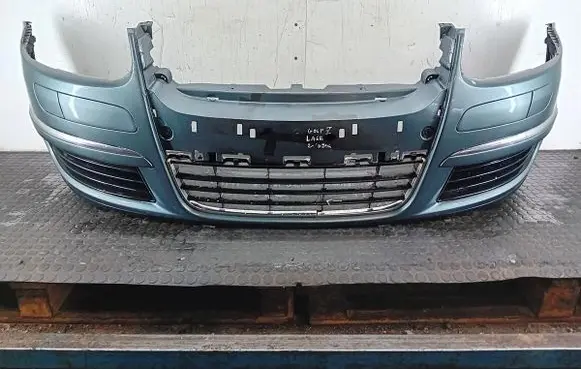 Volkswagen Golf V Front bumper LA6R