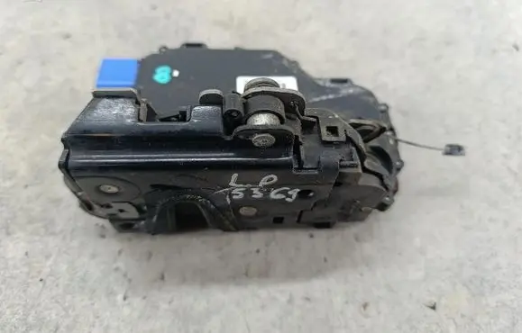 Skoda Fabia Mk2 (5J) Front door lock 3B1837015AR