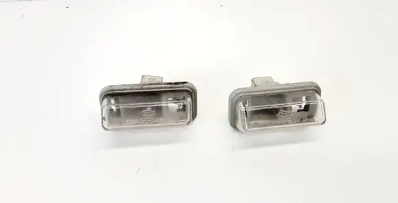 Toyota Avensis T250 Number plate light E1001479