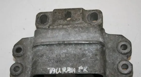 Volkswagen Touran I Engine mount bracket 1K0199555