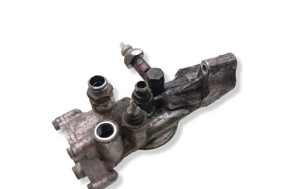 Audi 80 90 S2 B4 Oil filter mounting bracket 028115417B
