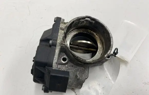 Volkswagen Touran I Throttle valve 03G128063Q A2C53380146