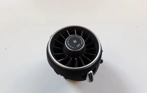 Audi TT TTS RS Mk3 8S Dash center air vent grill 8S2820951