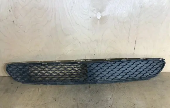 Toyota Aygo AB10 Front bumper lower grill 531120H010