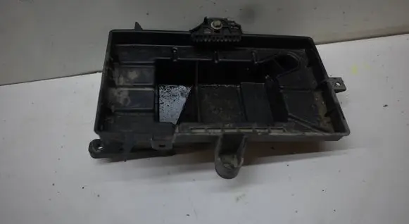 Chrysler Town u0026 Country V Battery tray 68053342AG