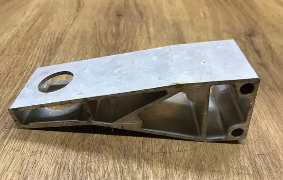 Mercedes-Benz S W222 Radiator mount bracket 2226261331