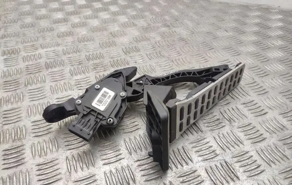 KIA Sorento Accelerator throttle pedal