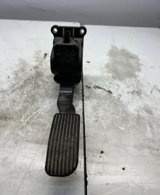 Mercedes-Benz Sprinter W906 Accelerator throttle pedal A9063000304 726009Q012 0280755025