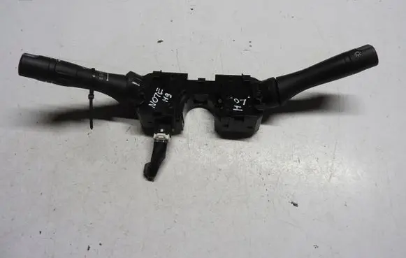 Nissan Note (E12) Tailgate/trunk/boot open switch HR12DDR