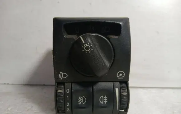 Opel Omega B1 Light switch 90460591
