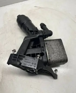 BMW 3 F30 F35 F31 Oil filter mounting bracket 72361309 8585625 70568660