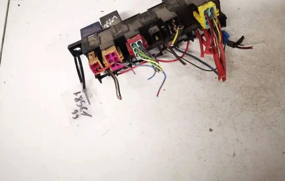 Audi A4 S4 B5 8D Fuse box set 4a0941822