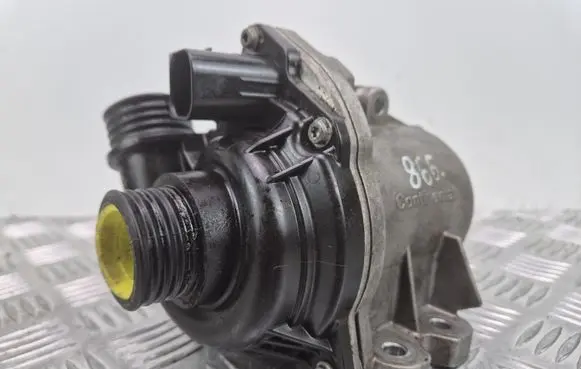 BMW 3 E92 E93 Water pump 7632426