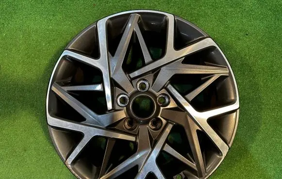 Hyundai Kona I R18 alloy rim 