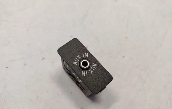BMW 5 F10 F11 AUX in-socket connector 84109237655 61346930561