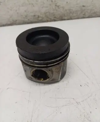 Volkswagen PASSAT B8 Piston 81L155 DFH