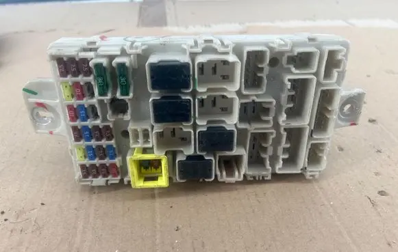 Mitsubishi Mirage VI G4 Attrage Fuse module G8C930ME0Z08 CCAB12LP3150T1 18637A907