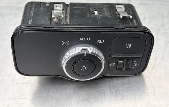 Mercedes-Benz Sprinter W907 W910 Light switch A9079053302 3073