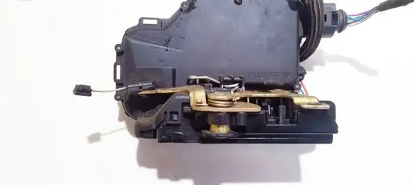 Volkswagen Golf IV Front door lock
