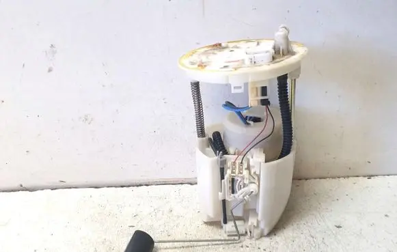Suzuki Swift I In-tank fuel pump 1510063J02
