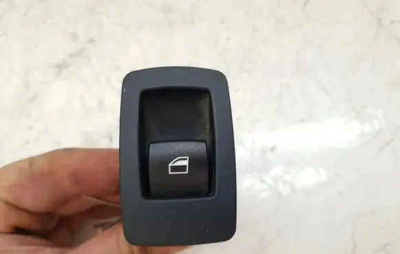 BMW 1 E81 E87 Electric window control switch 6945874