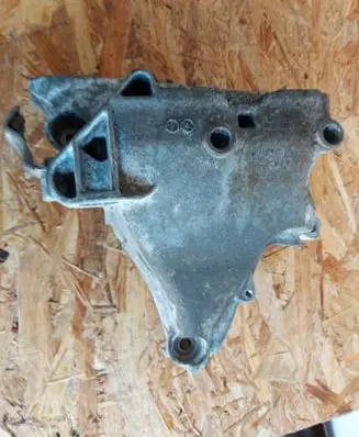 Volkswagen Golf VII Engine mounting bracket 05E199275