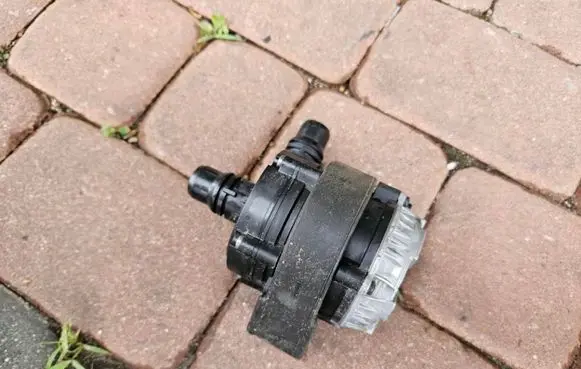 Opel Corsa F Electric auxiliary coolant/water pump 9827567880