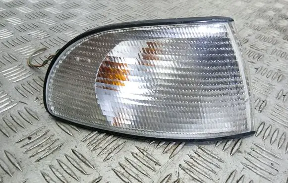 Audi A4 S4 B5 8D Front indicator light 