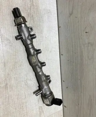 Skoda Octavia Mk3 (5E) Fuel main line pipe 04l130869f