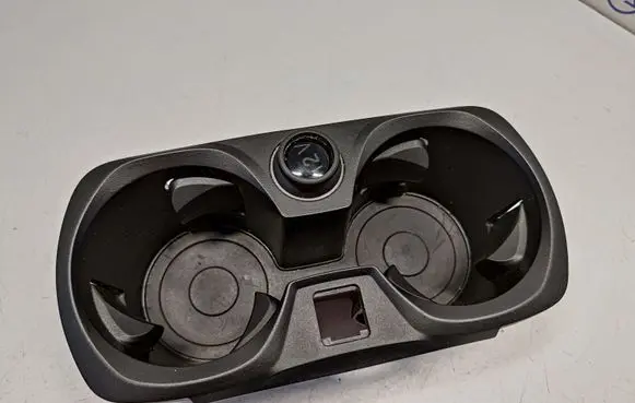 Cup holder front
