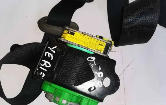 Toyota Yaris Front seatbelt TEAF2EF027P 045505