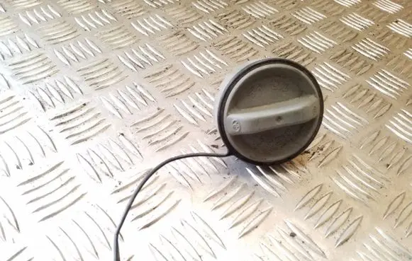 Toyota RAV 4 (XA20) Fuel tank filler cap 