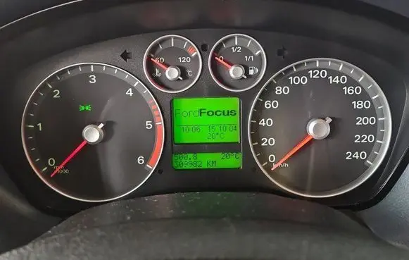 Speedometer (instrument cluster)