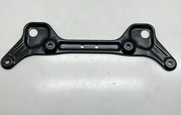 Mercedes-Benz C W204 Steering rack mounting bracket A2046280011