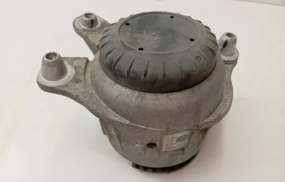 Mercedes-Benz E W213 Engine mount bracket A2132400500