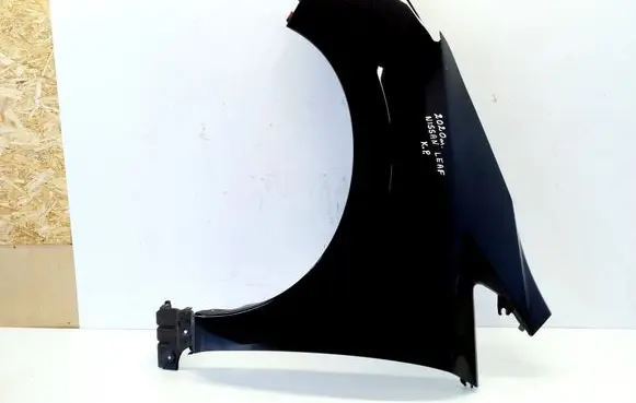 Nissan Leaf II (ZE1) Fender