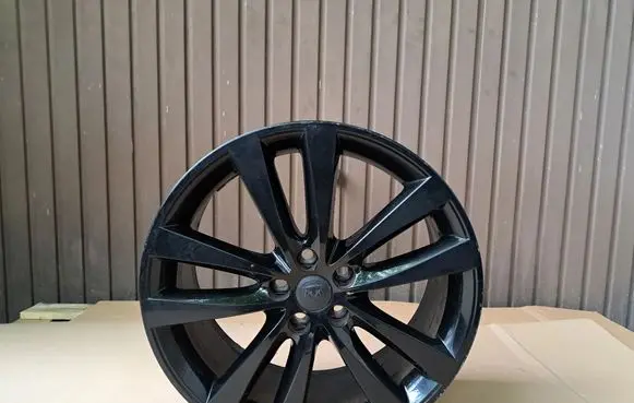 Jaguar XE R18 alloy rim GX7M10076A
