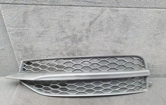 Audi A7 S7 4G Front fog light trim/grill 4G8807681B 4G8807681D