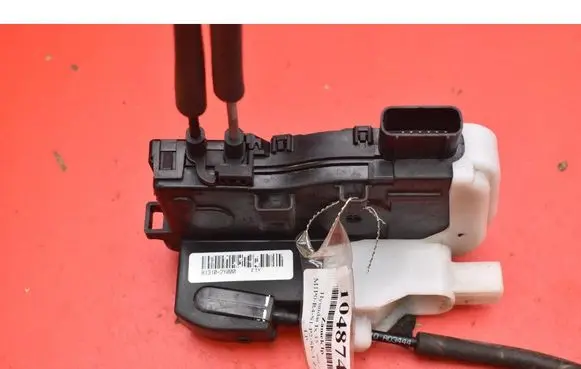 Hyundai ix35 Front door lock 813102Y000