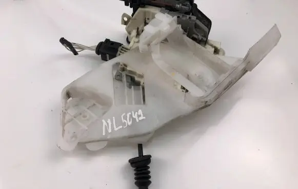 Volkswagen Polo V 6R Coupe door lock (next to the handle) 1J0973714