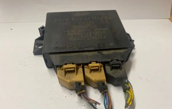 Volvo V70 Parking PDC control unit/module 30682548