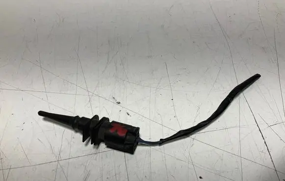 BMW 3 E92 E93 Exhaust gas temperature sensor 17185551
